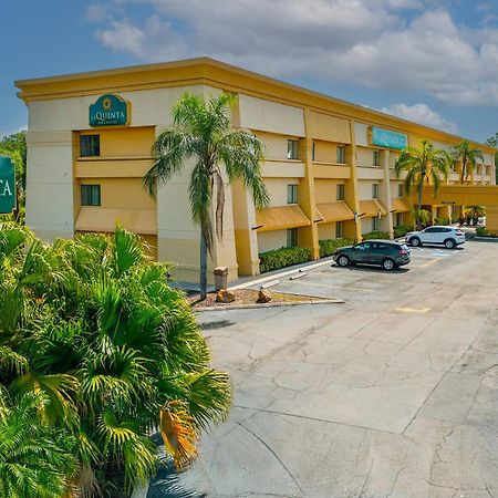 Отель La Quinta By Wyndham Tampa Brandon West Heartland Экстерьер фото