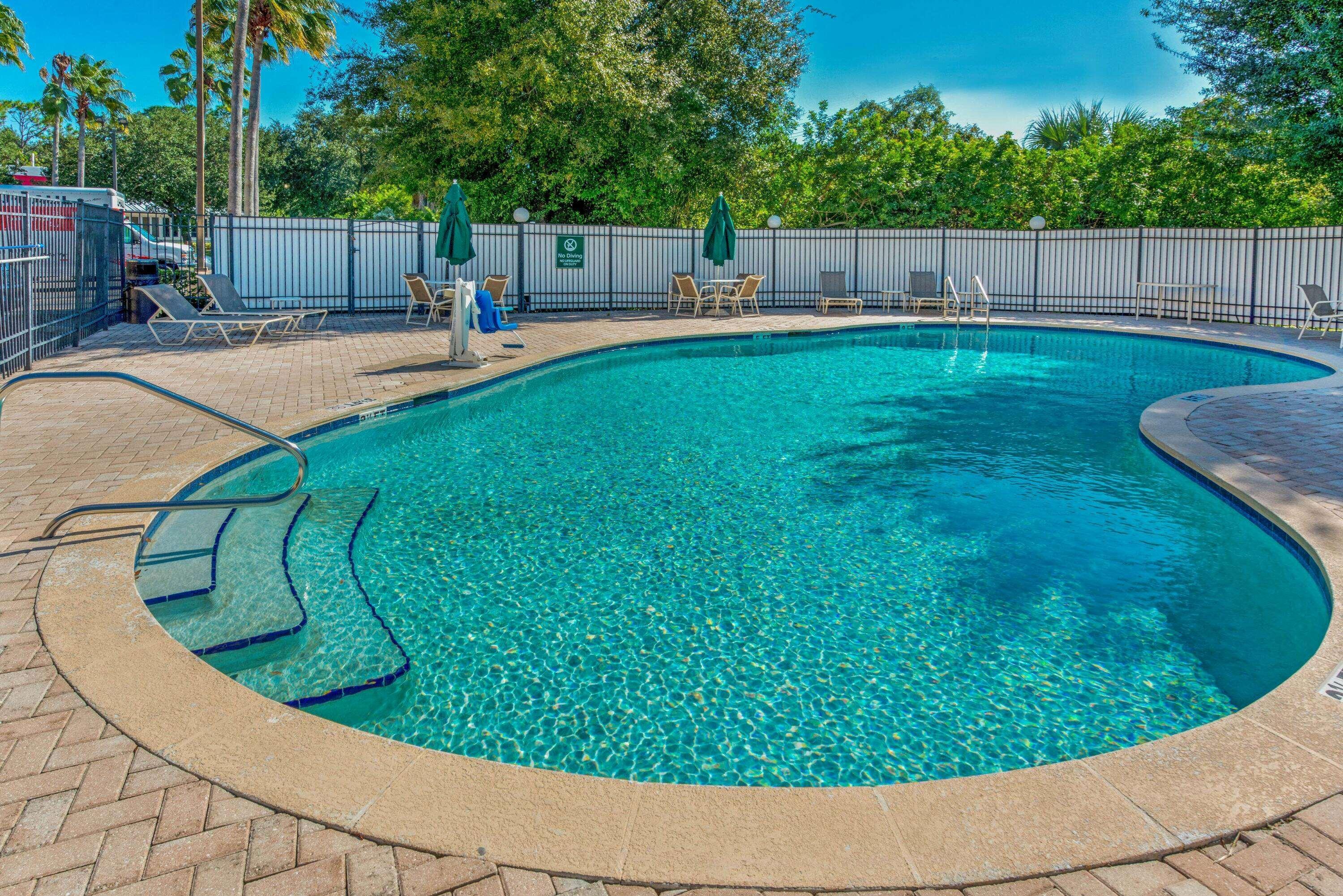 Отель La Quinta By Wyndham Tampa Brandon West Heartland Экстерьер фото