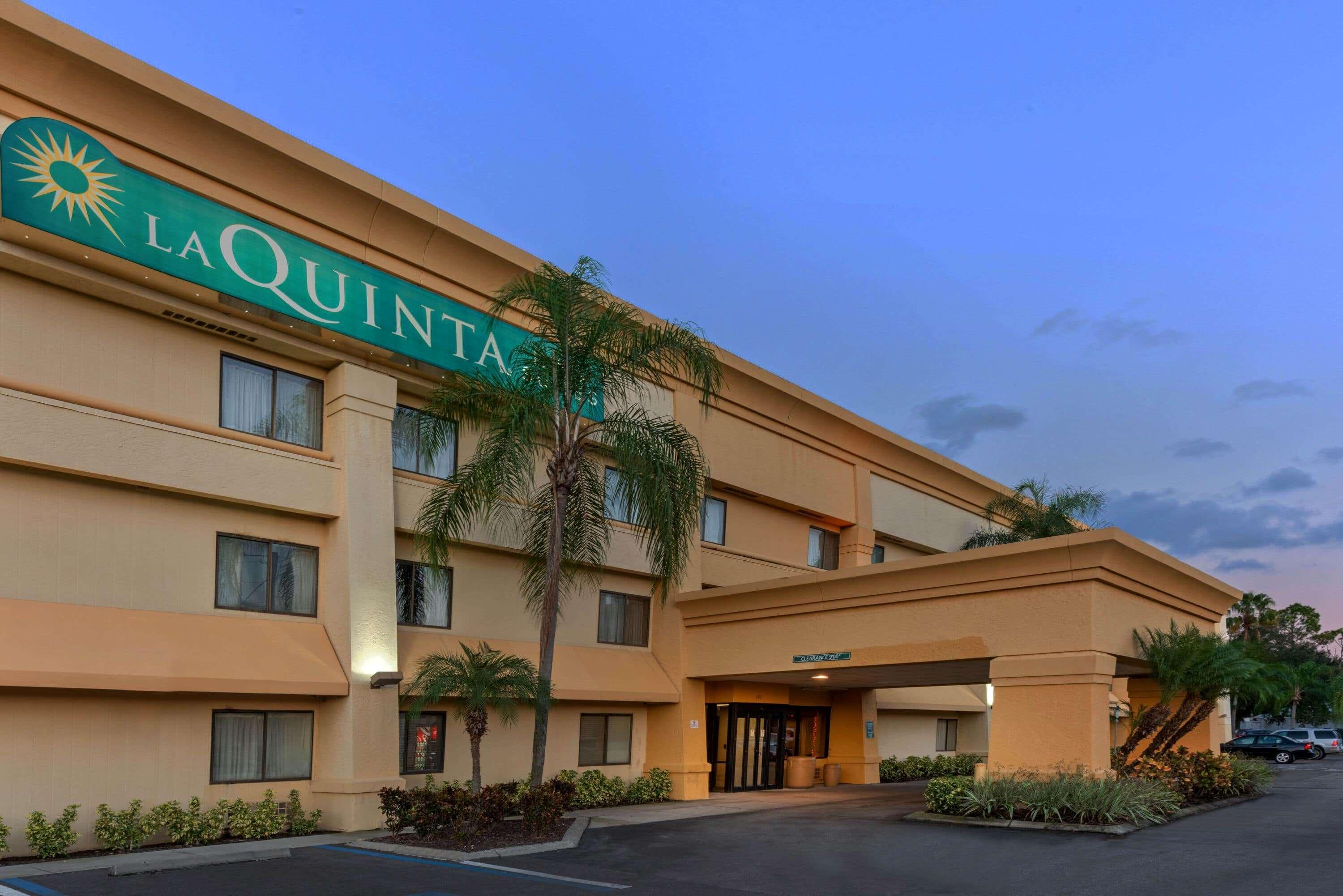 Отель La Quinta By Wyndham Tampa Brandon West Heartland Экстерьер фото
