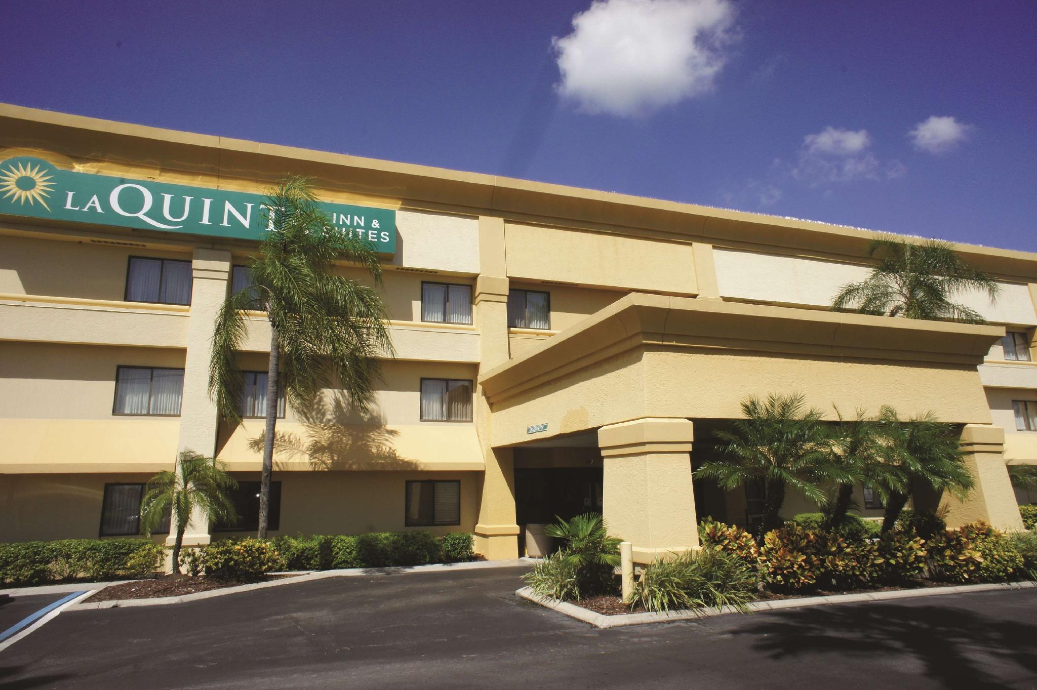 Отель La Quinta By Wyndham Tampa Brandon West Heartland Экстерьер фото