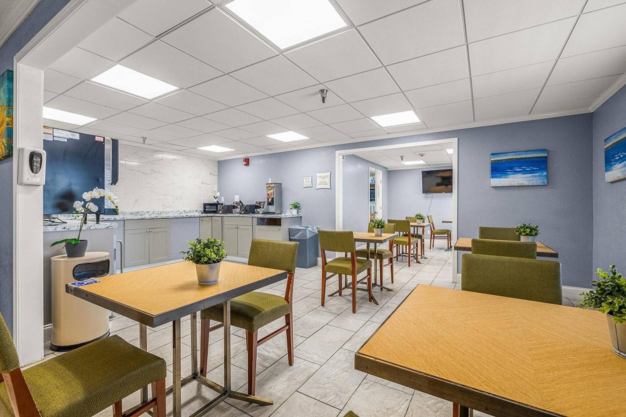 Отель La Quinta By Wyndham Tampa Brandon West Heartland Экстерьер фото