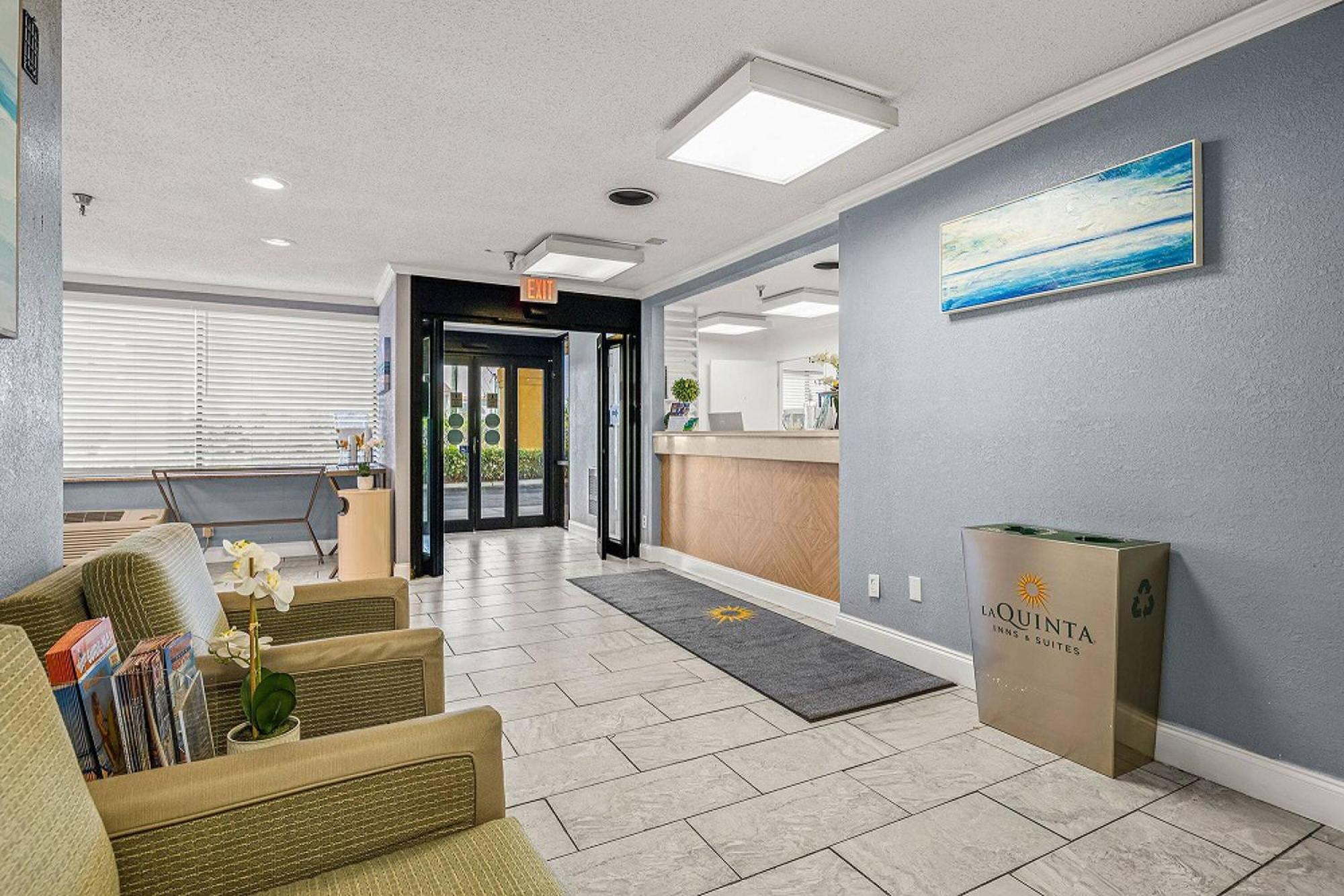 Отель La Quinta By Wyndham Tampa Brandon West Heartland Экстерьер фото