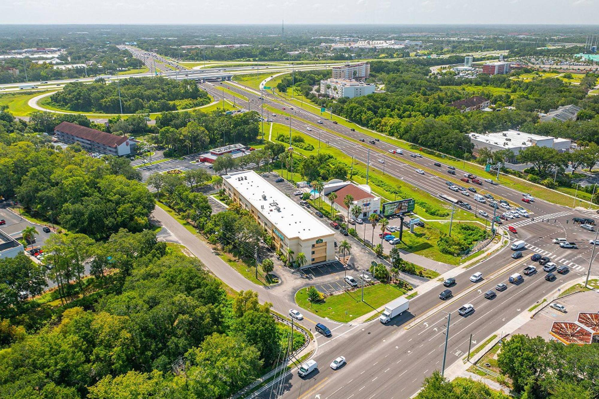 Отель La Quinta By Wyndham Tampa Brandon West Heartland Экстерьер фото
