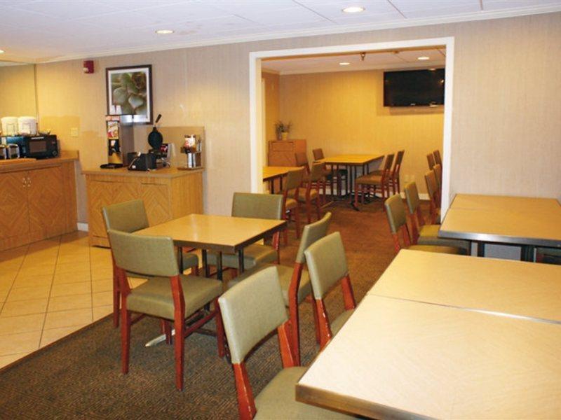 Отель La Quinta By Wyndham Tampa Brandon West Heartland Экстерьер фото