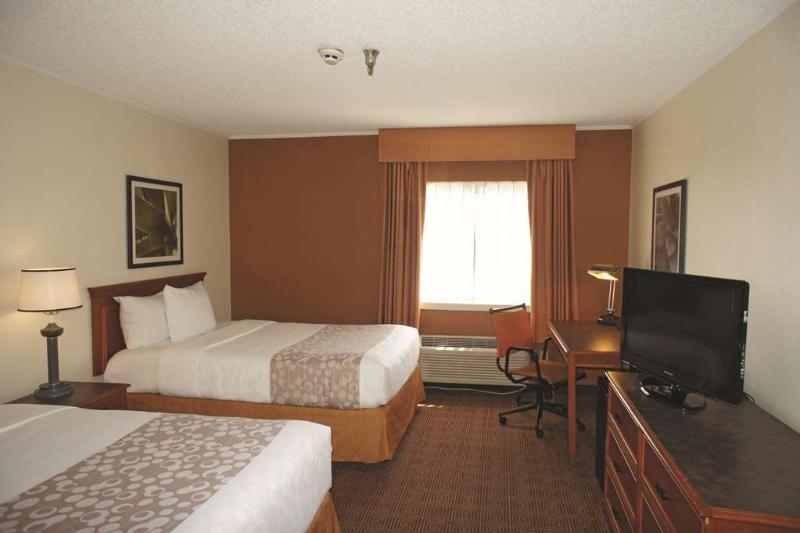 Отель La Quinta By Wyndham Tampa Brandon West Heartland Экстерьер фото