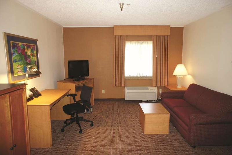 Отель La Quinta By Wyndham Tampa Brandon West Heartland Экстерьер фото