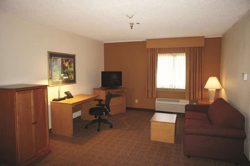 Отель La Quinta By Wyndham Tampa Brandon West Heartland Экстерьер фото
